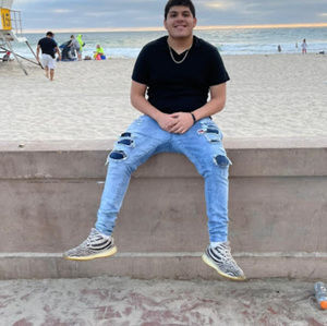 Meet your Posher, Etay